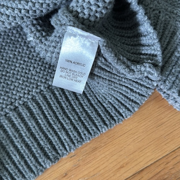 Lulus | Puffy Sleeve Cardigan | Buttons | size S | Gray - Picture 4 of 5